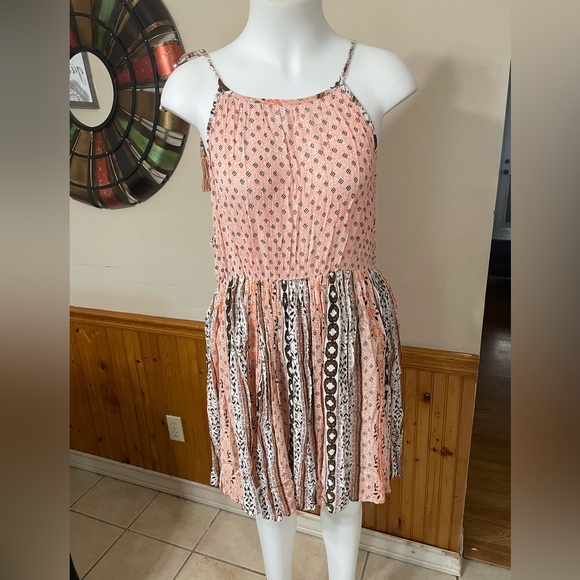 🔥FREE W/PURCHASE Forever 21+ Bandanna Cami Dress - Picture 4 of 11